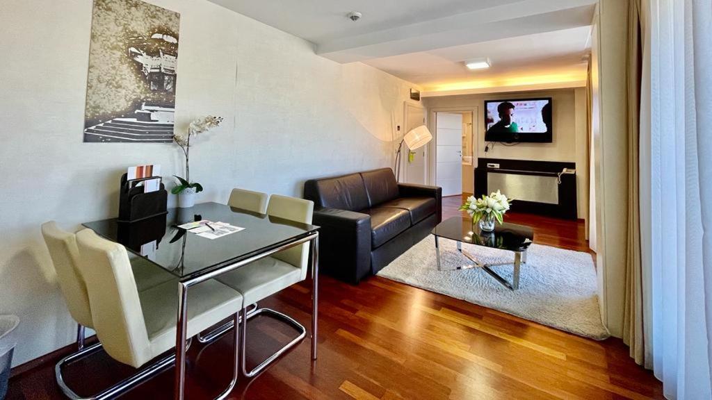 City Boutique Hotel ซาราเยโว ภายนอก รูปภาพ